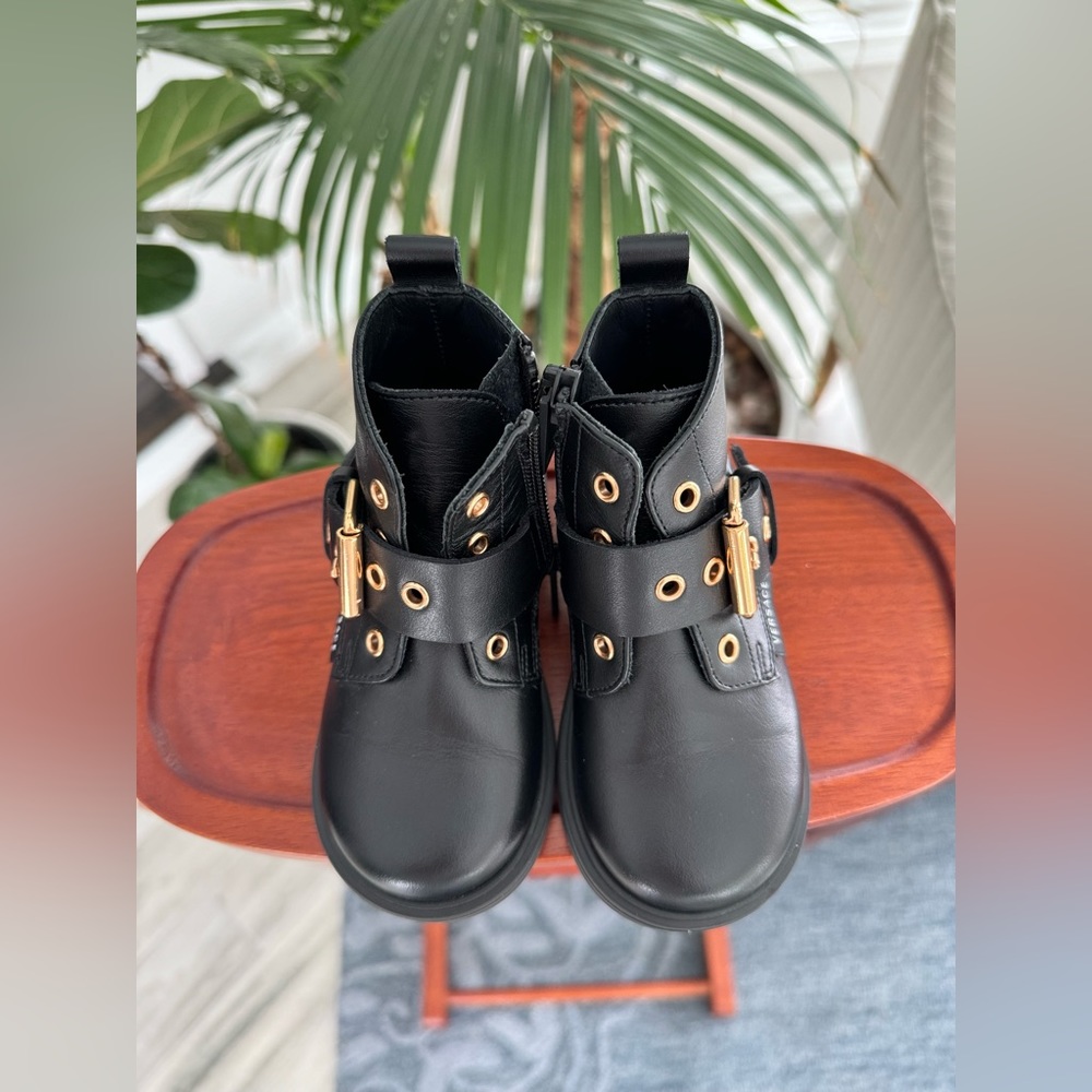 VERSACE Baby Girls Golden Buckle Boots in Black - size EUR22/US6 - Picture 10 of 10